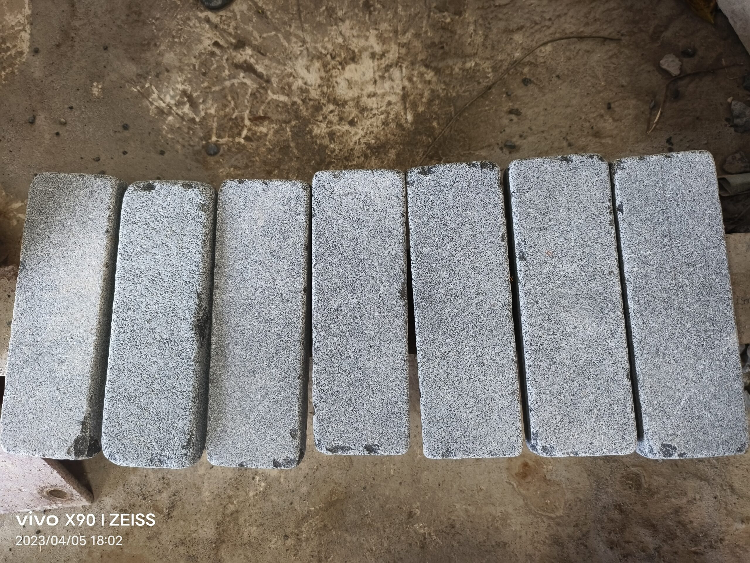 filter: 0; fileterIntensity: 0.0; filterMask: 0; captureOrientation: 0;
algolist: 0;
multi-frame: 1;
brp_mask:0;
brp_del_th:0.0000,0.0000;
brp_del_sen:0.0000,0.0000;
module: photo; 
hw-remosaic: false; 
touch: (-1.0, -1.0); 
sceneMode: 5767168; 
cct_value: 4841; 
AI_Scene: (-1, -1); 
aec_lux: 337.0; 
aec_lux_index: 0; 
albedo: 29.385145; 
confidence: 0.9; 
motionLevel: 0; 
weatherinfo: null; 
temperature: 38;