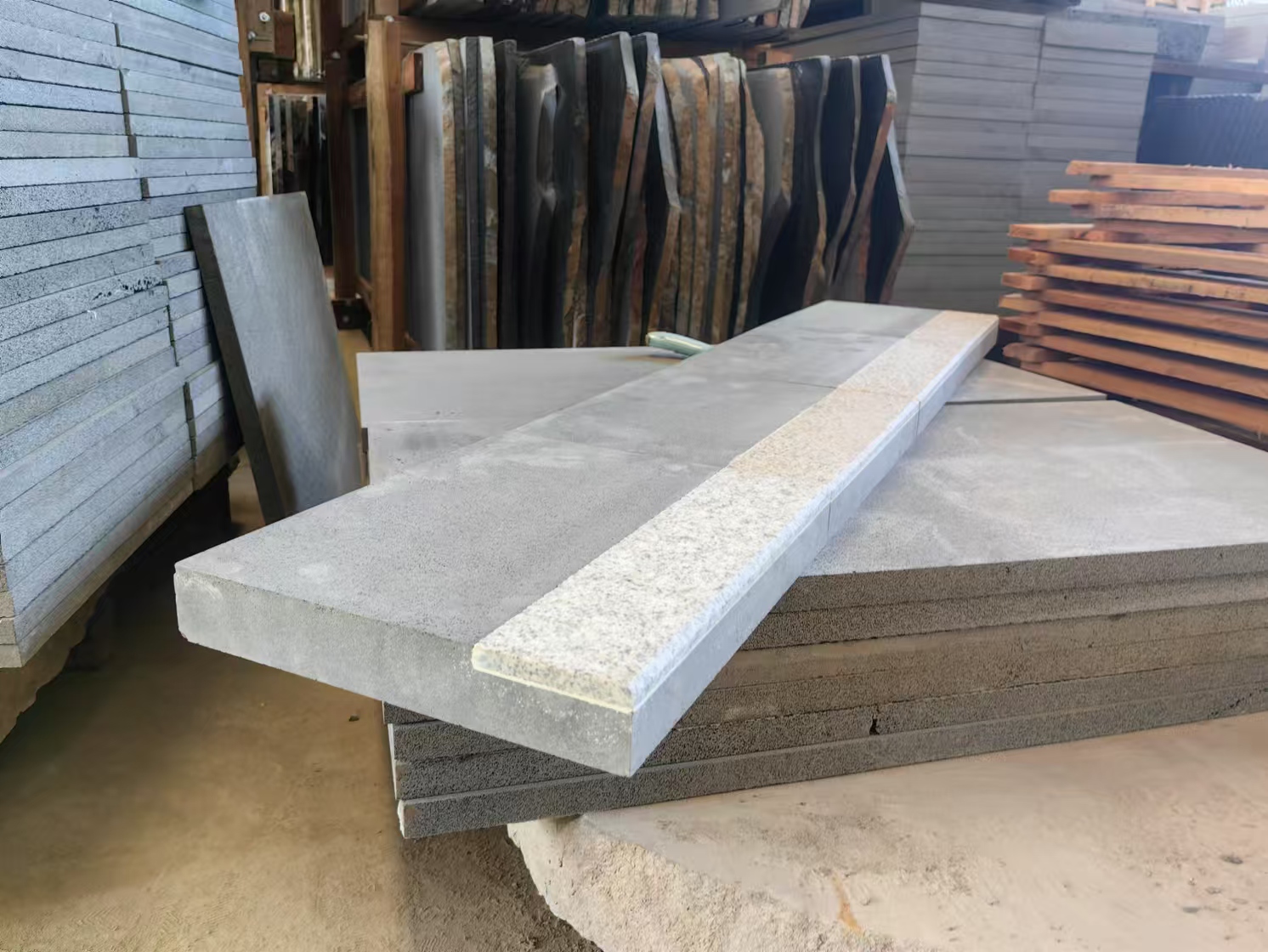 Stair tread with granite insert, 4.5 Lm, 300Lx250Wx40mm with 75mmx10mm granite insert with 5mm chamfer (4)