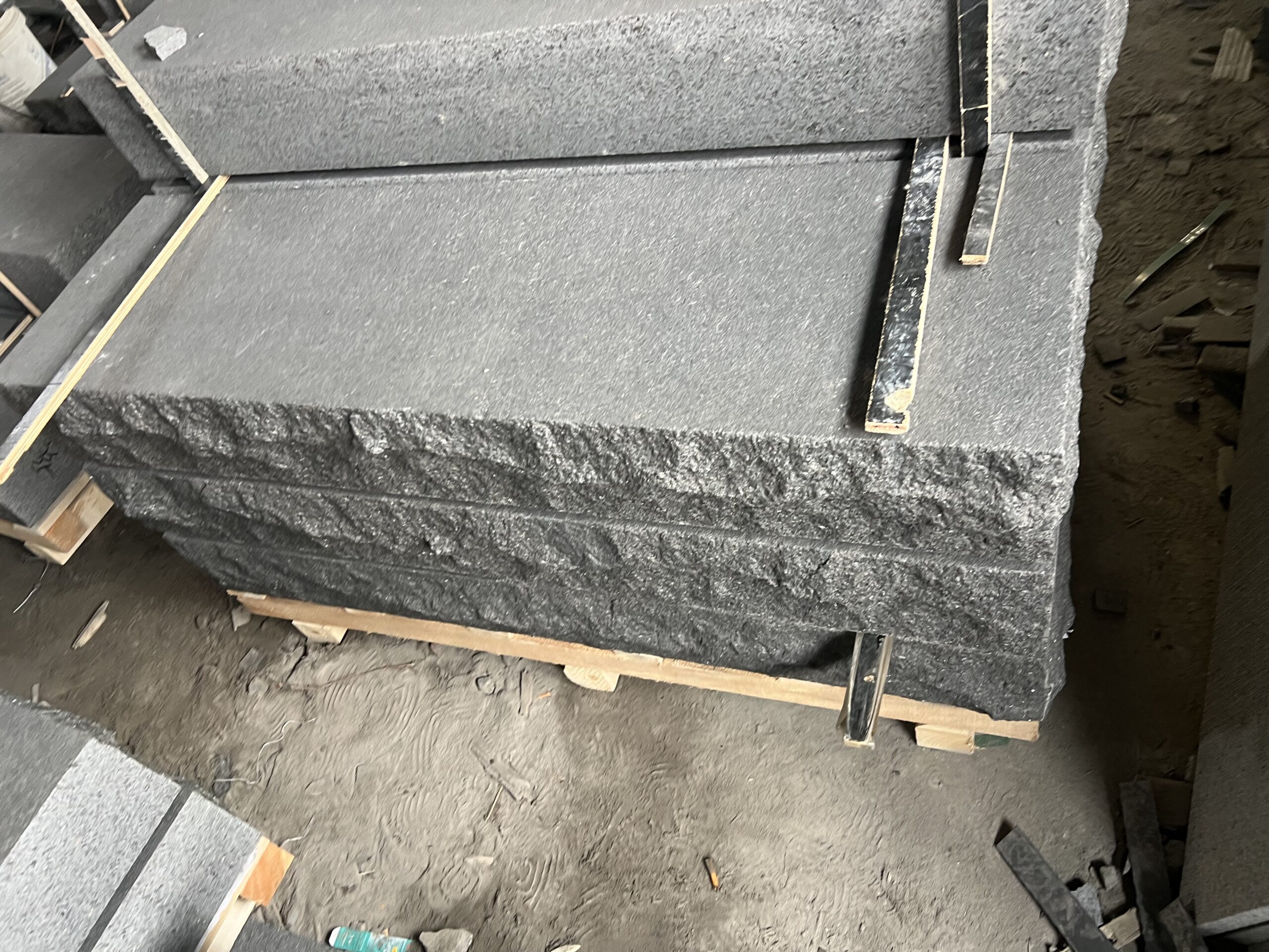 Black Granite Step Split Face