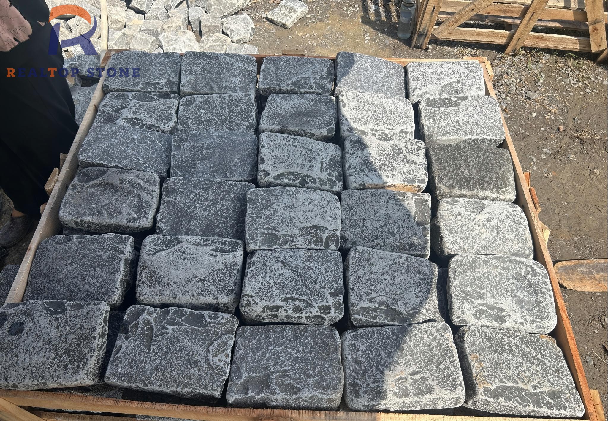 漳浦安山岩滚磨-3(1)