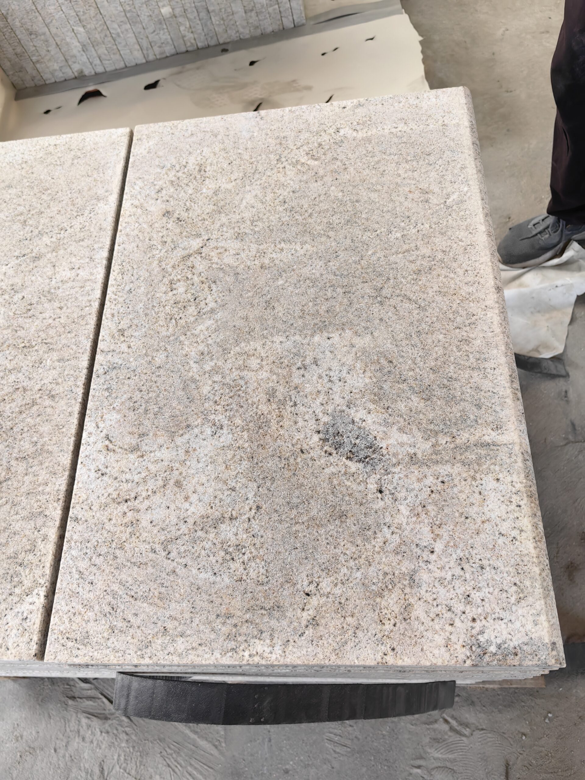 Sandblasted Beige Granite Paver for Outdoor Paving