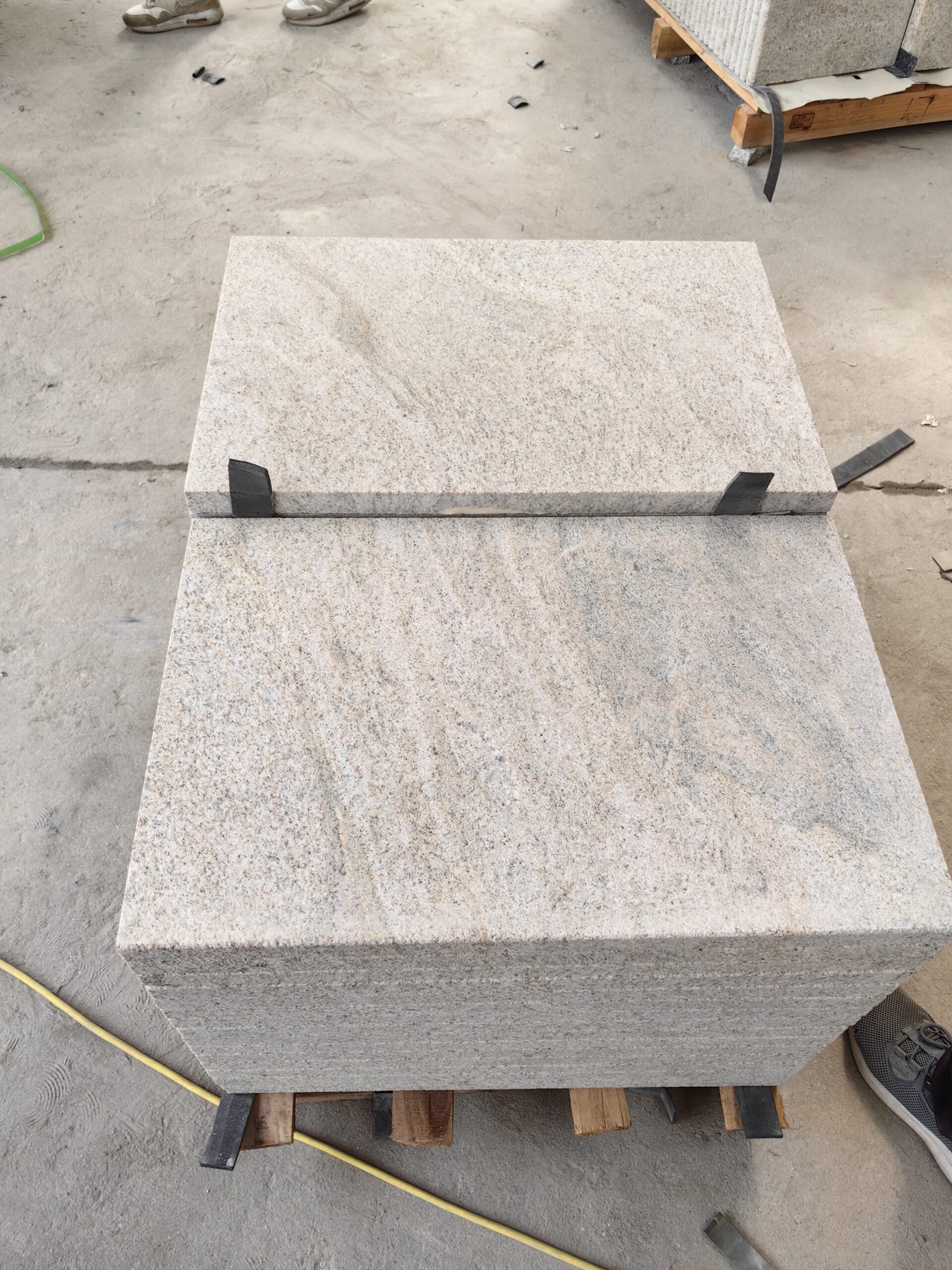 Sandblasted Beige Granite Paver for Outdoor Paving