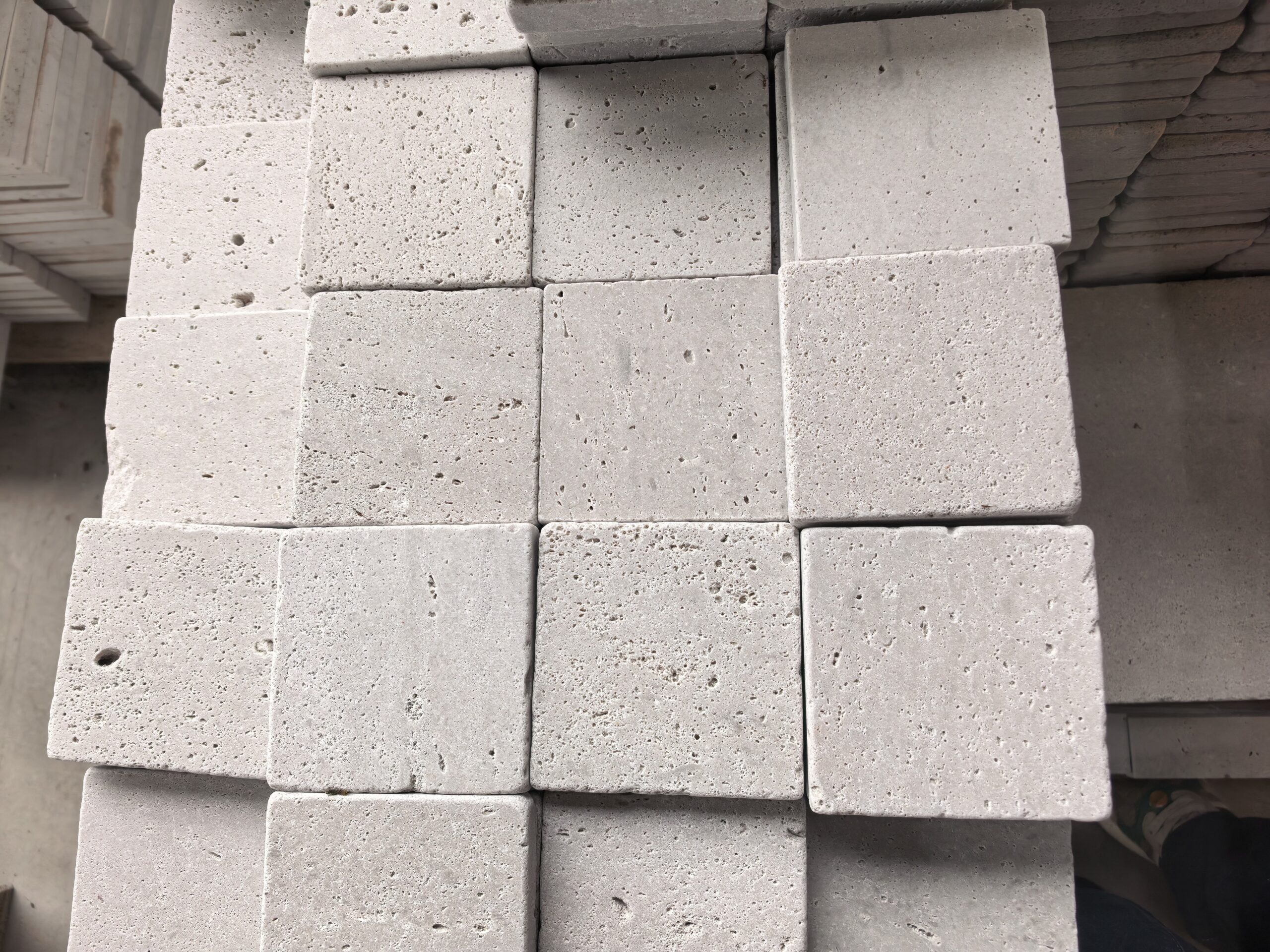Tumbled White Travertine Cobbles